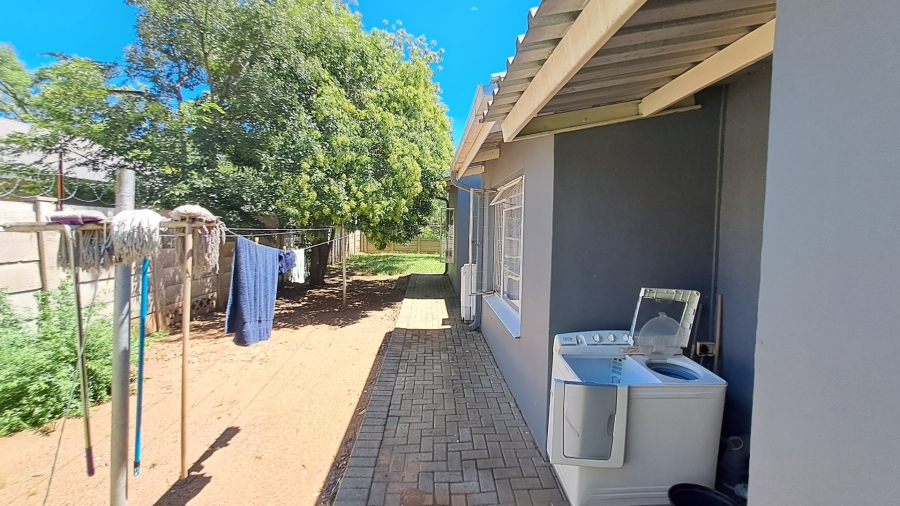 8 Bedroom Property for Sale in Brandwag Free State